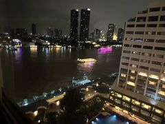 -曼谷湄南河畔华美达广场酒店