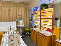 -优医视平价眼镜蔡司依视路折扣工厂店(十里堡店)