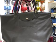 -Longchamp(佛罗伦萨小镇奥特莱斯店)