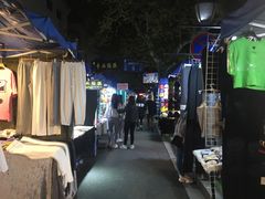 -吴山路夜市