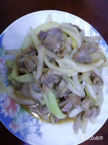 加入自己喜欢的调味料，关火，盛盘