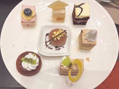 -飨食汇全日制餐厅·昆山皇冠假日酒店(九方店)