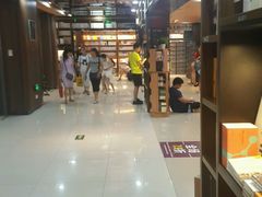 -新华书店(沙坪坝书城店)
