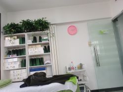 -荟草堂专业痘肌皮肤管理