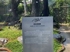 -Chom Cafe and Restaurant