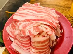 高钙羊肉-洞庭洲·防空洞火锅·烧烤·铜锅涮肉(新百广场店)