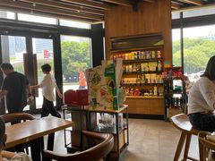 -星巴克臻选(莘庄仲盛店)