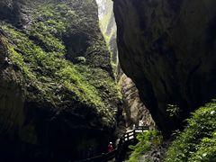 -龙水峡地缝景区