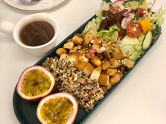 百香果鸡肉沙拉-露露家咖啡店