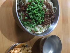 素椒杂酱面-左撇子私房面