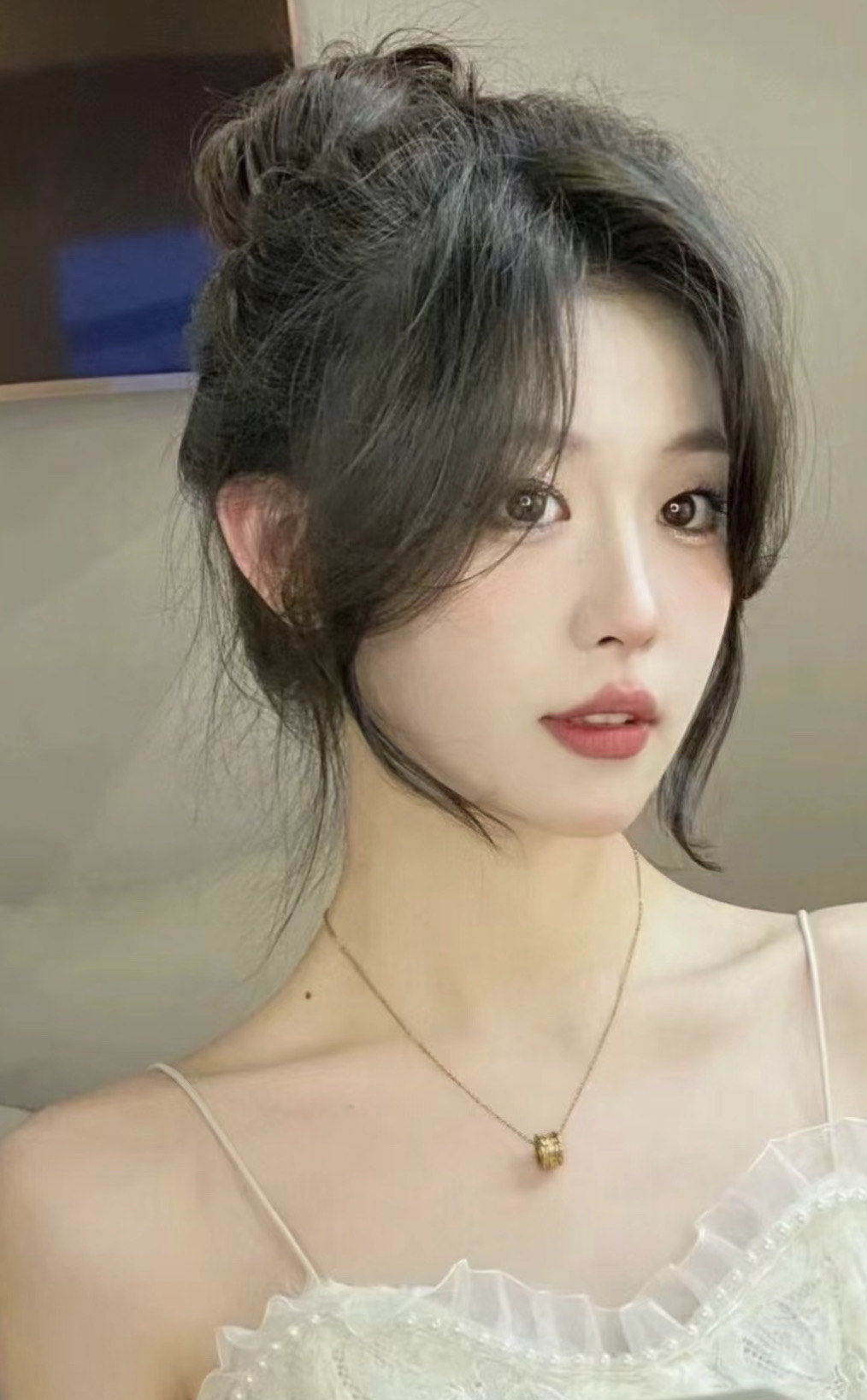 网红刘海 女生减龄瘦脸刘海八字
网红