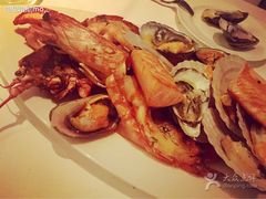 -龙虾酒吧扒房(宁波香格里拉店)