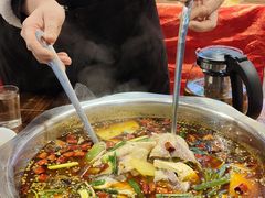 -乡土特色.冷锅鱼.牦牛肉汤锅