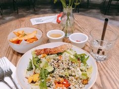 炸薯条配蜂蜜芥末酱-gaga(深圳南山益田假日广场店)