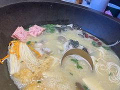 -咕嘟草帽鱼·牛奶一样的鲜鱼汤(天鹅湖万达广场店)
