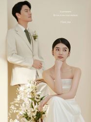 -雪中彩影婚纱摄影·微光艺术中心