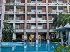 -皇马海口湾海景酒店(万绿园秀英港店)