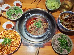 -大众跷脚牛肉馆·非遗传承单位(峨眉山店)