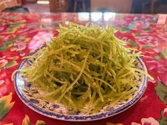 -闯关东东北农家菜(崂山石老人店)