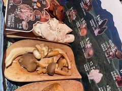 -芸山季·云南山珍菌火锅(人民广场来福士店)