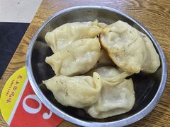 -黄阿姨锅贴大王(万航渡路店)