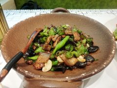 -丹江口渔村·湘味厨房(桃园店)