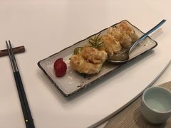 招牌沙汁大虾球-T館·花园艺术餐厅