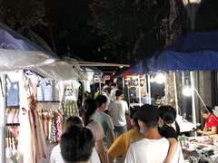 -吴山路夜市
