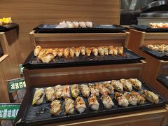 -金马门国际美食百汇(珞喻路店)