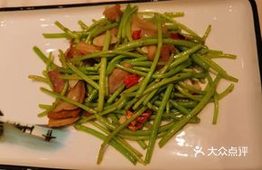 Preserved Meat with Chrysanthemum Greens
