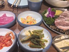 -明洞阿姨·韩式酱蟹烤肉·创意料理(三元桥店)