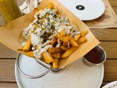 招牌黑松露芝士薯条-Mark&Mars Restaurant