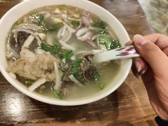 羊肉汤-清真·玛丽亚新疆菜主题餐厅(浙江中路店)