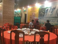 大堂-化州大众美食城(宝安老牌店)