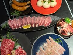 -山川小町·极番烧肉(新地假日广场店)