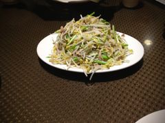 豆芽炒肉-老昌春饼(中央大街店)
