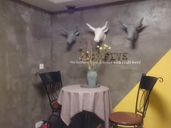 -HIGH FIVE哈福手工汉堡(桂林路店)