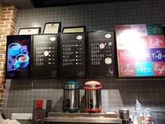 -皇冠幸福里动物奶油生日蛋糕(常青中路店)