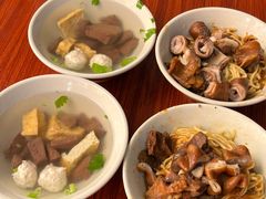 -松树干拌面店