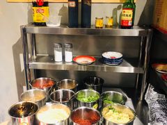 自助调料区-马路边边串串香(双井直营店)