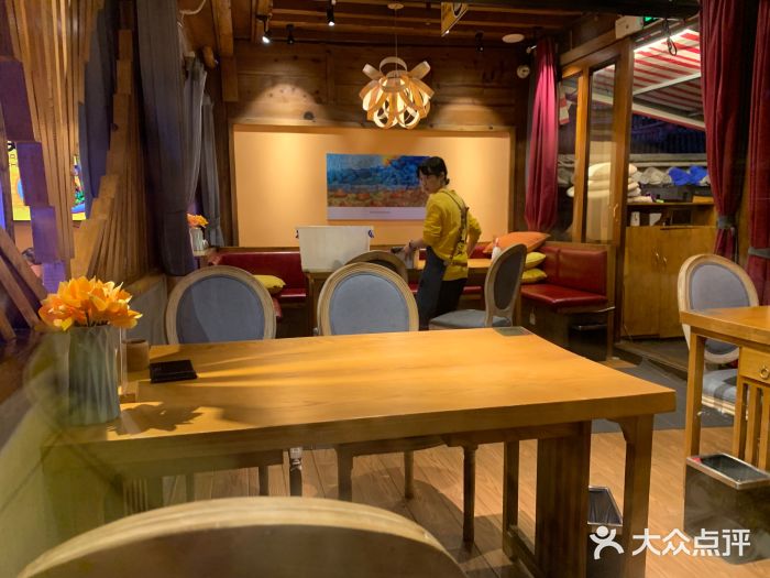 隔壁老王·家常云南菜(花巷店)图片