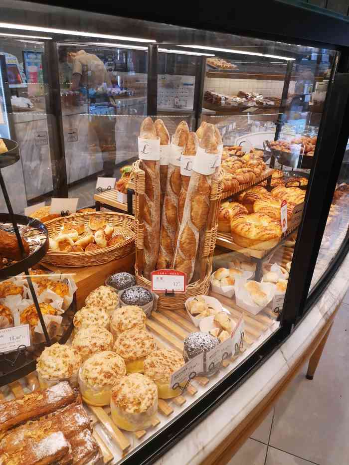 罗森尼娜(东塘店)-"装修的风格l钥匙都比较时尚陈列的商品的种.