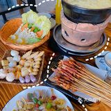 平价地摊打边炉，花胶鸡里居然也有鲍鱼和N多花胶~