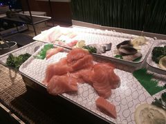 鱼生-东华假日酒店自助餐