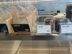 面包甜点陈列柜-吉森Bakery(教育路店)