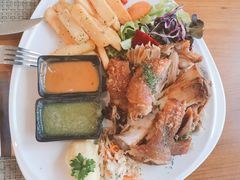 -Chom Cafe and Restaurant