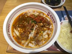 招牌红烧牛肉米粉-呷佬·长沙手工米粉(金沙江路店)