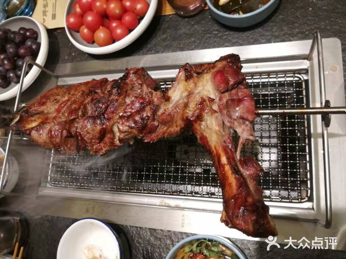 那些年记忆烧烤特色大汉烤羊腿图片