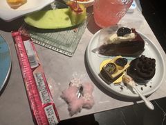 -雍容荟帝王蟹活龙虾展台自助(IFS黑金店)