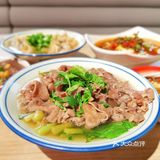 人均50+的跷脚牛肉馆，好吃到跳脚！